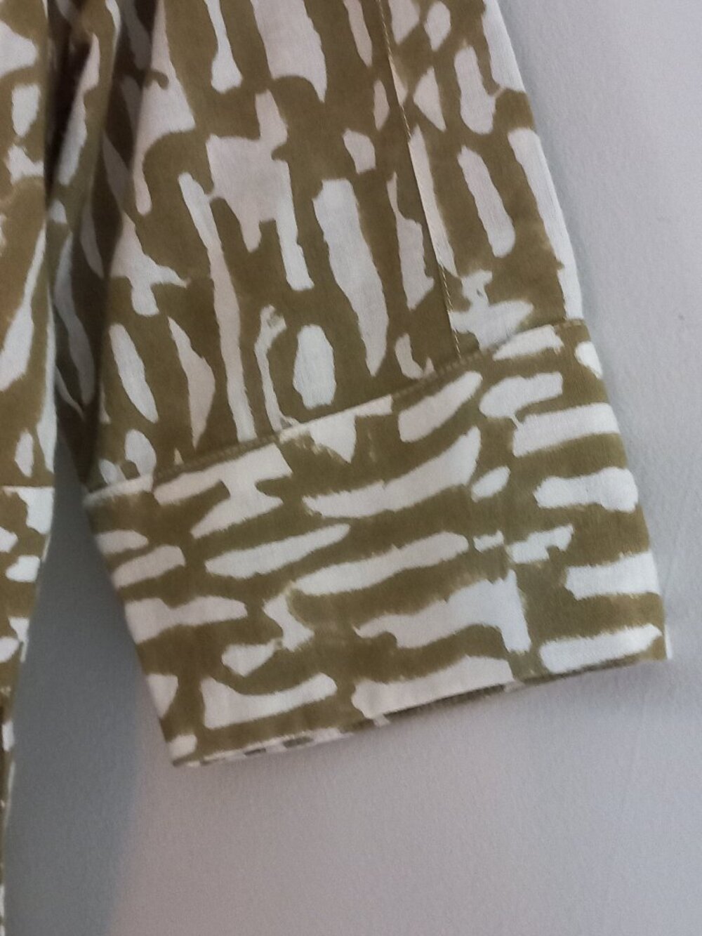 MIRTH (ANTHROPOLOGIE) cotton khaki print blouse - Picture 9 of 13